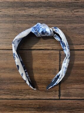 Fable England Knotted Headband in Blue and White